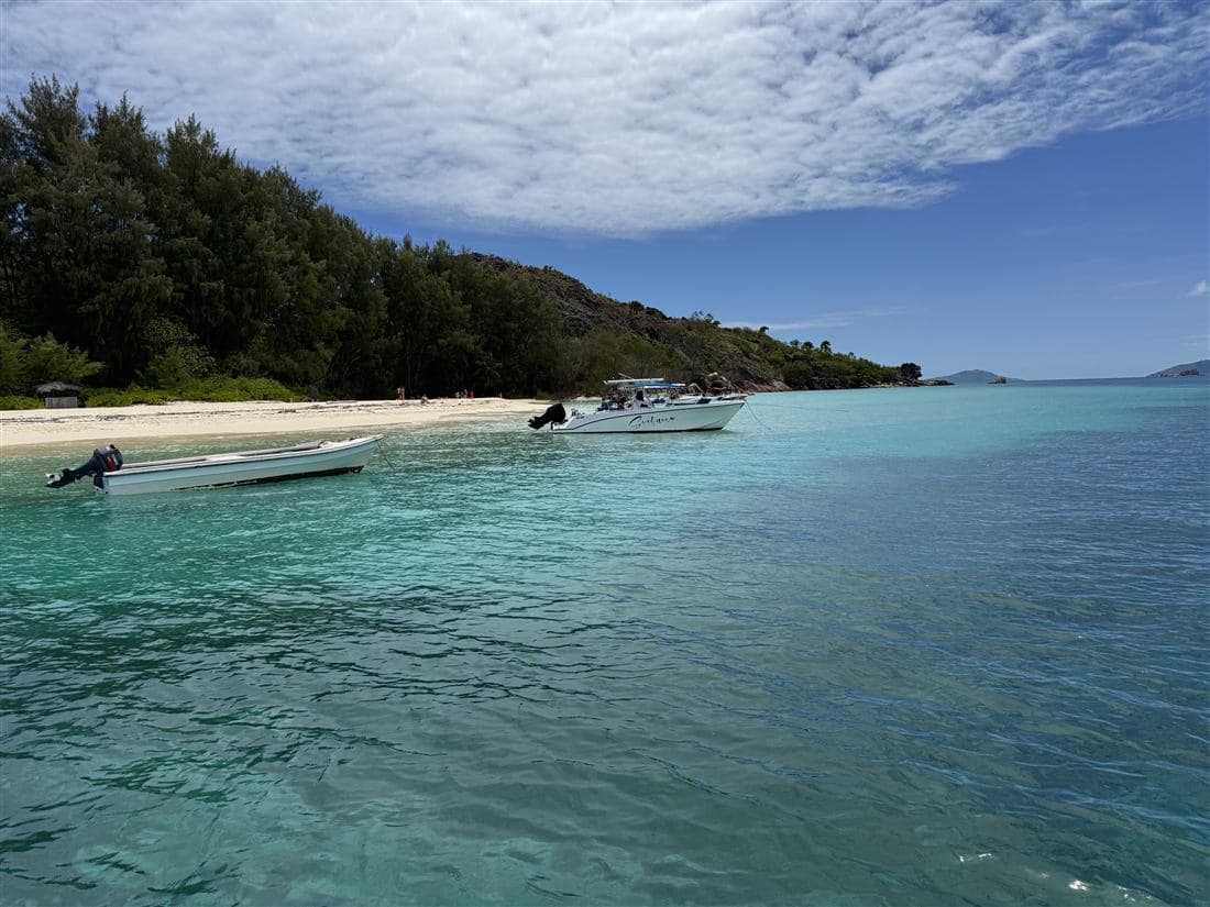 Ziblo Boat Charter guests in Seychelles — photo 8